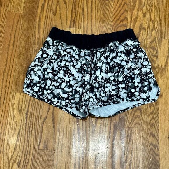Ivivvia by Lululemon Running Shorts - Picture 1 of 4